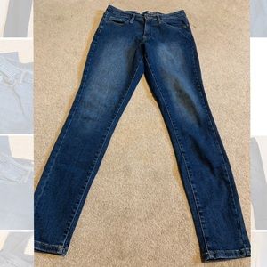 Mossimo skinny jeans with stretch